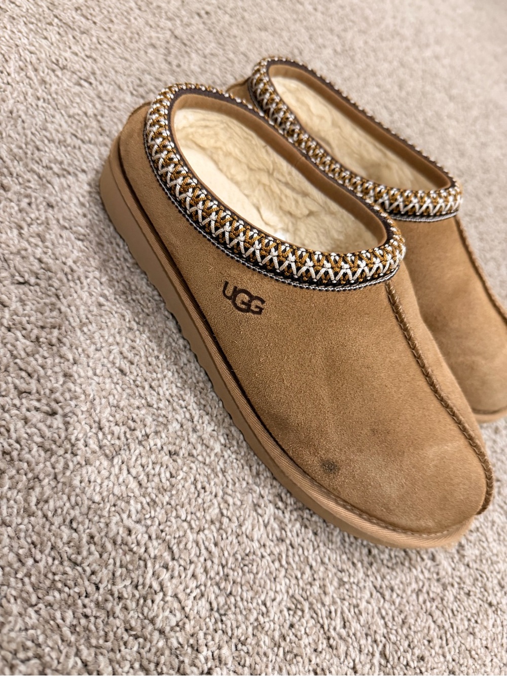 UGG womens Chestnut Suede Shearling-Lined Slip-On Clogs - Picture 6 of 6